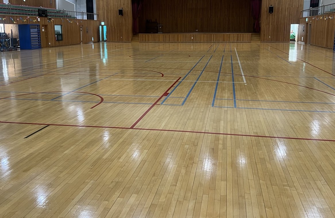 학교 체육관 바닥 관리 대표사진